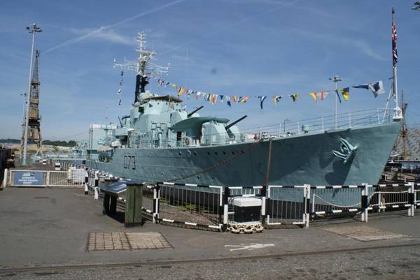 Riverside Luxury Apartment