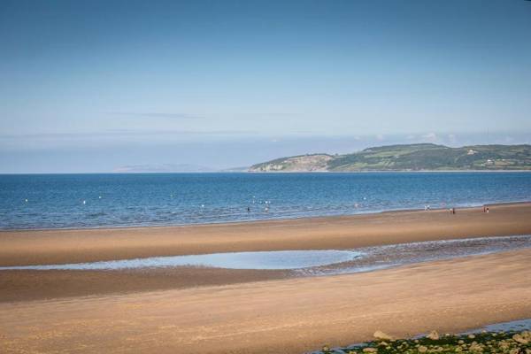 Waters Edge Holiday Apartments