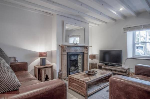 Angle Adventures - 4 Bedroom Cottage - Angle