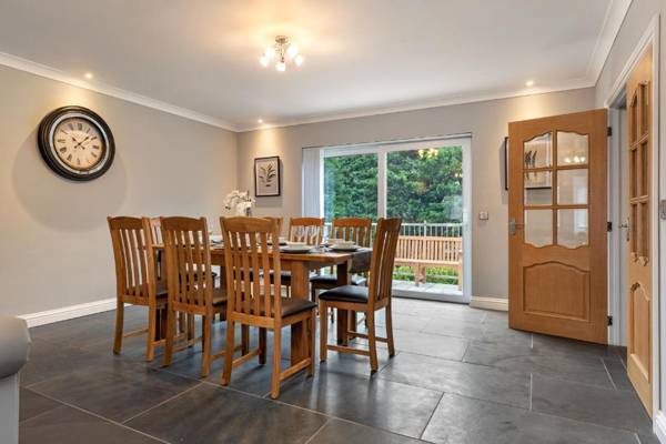 Maynor - Large Luxury House Log Burner Central Location