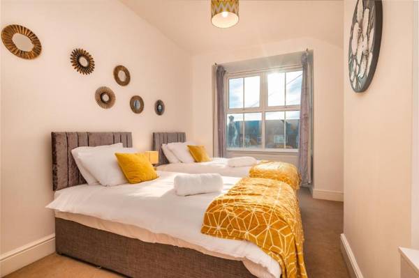 Exclusive Contractor & Leisure House by ComfyWorkers