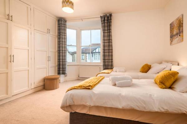 Exclusive Contractor & Leisure House by ComfyWorkers