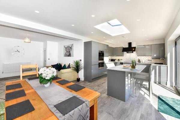 Just Stay Wales - Heatherslade House Southgate