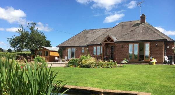 Quixhill - Denstone - Dove Meadow B & B