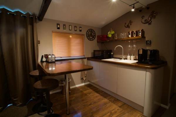 Luxurious Rural Cabin with Hot Tub