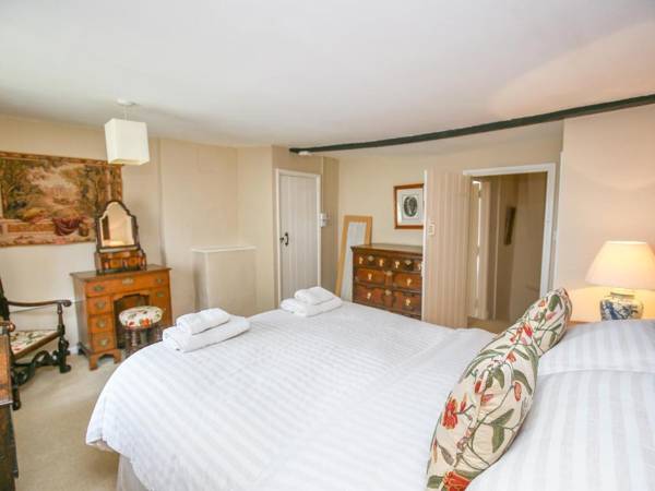 6 George Yard BURFORD