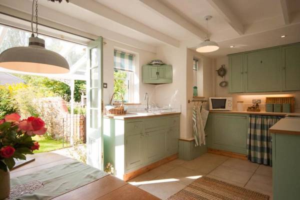Romney a cosy Victorian cottage in a picturesque Suffolk village