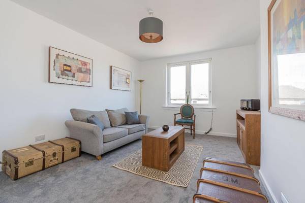 Apartment beyond forth Bridges - 3bed free parking