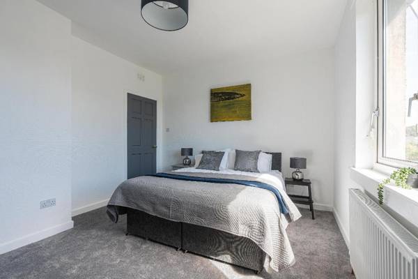 Apartment beyond forth Bridges - 3bed free parking