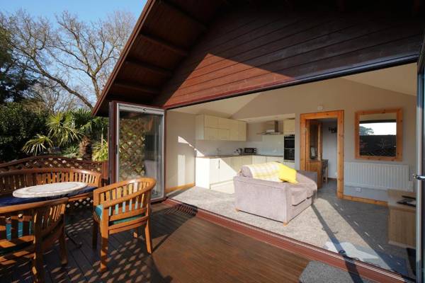 Hamble Retreat Studios and Lodge
