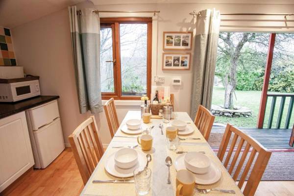 Merlins Cabin - 2 Bedroom Cabin - Blaen Cedi Farm - Penclawdd