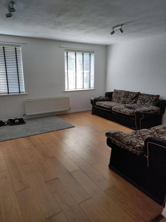 Immaculate 1-Bed Apartment in Borehamwood