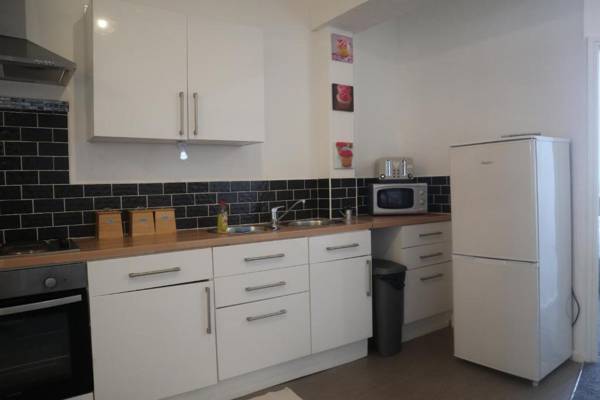 Old Barrington Arms Apartments