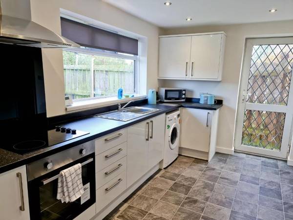 Warsett Crescent 5 bedrooms near the coast.