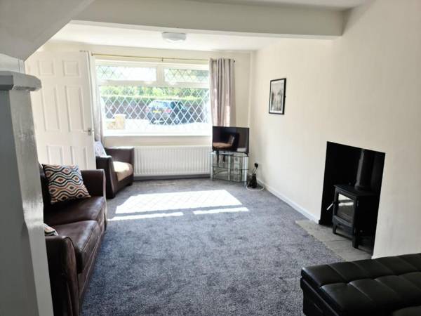 Warsett Crescent 5 bedrooms near the coast.