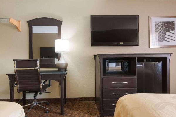 Workspace - Quality Inn Magnolia