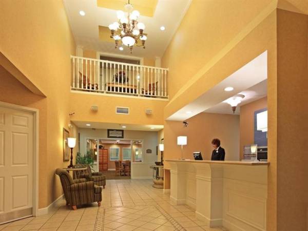 Holiday Inn Express Hotel & Suites Magnolia Lake Columbia
