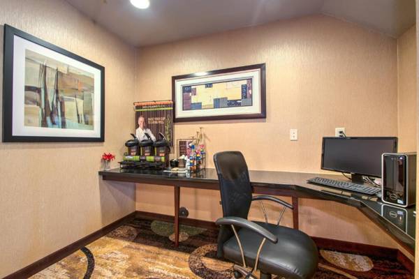 Workspace - Cobblestone Inn & Suites - Holyoke