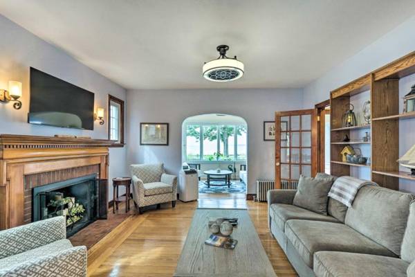 Walkable New Haven Retreat with Ocean Views!