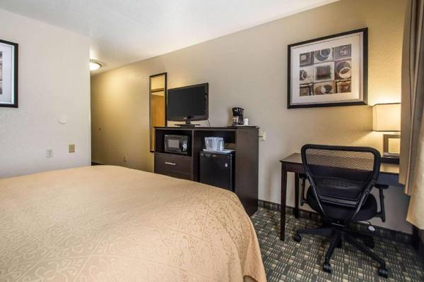 Workspace - Quality Inn & Suites Decorah