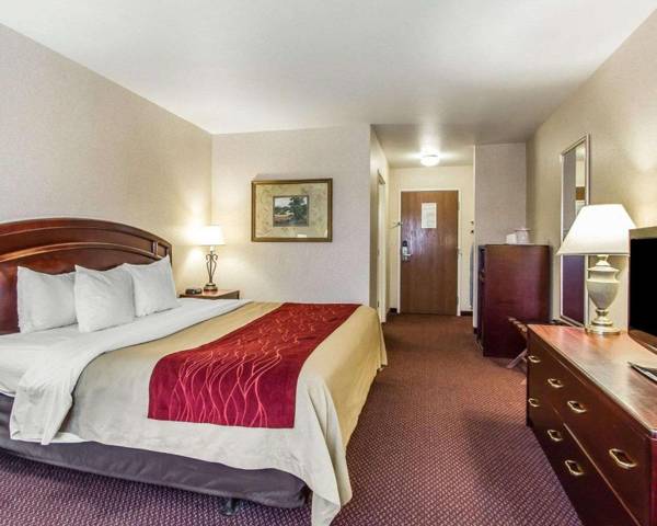 Quality Inn & Suites Fort Madison near Hwy 61