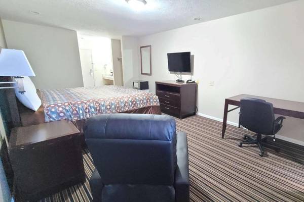 Workspace - Super 8 by Wyndham Missouri Valley