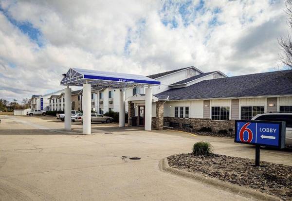 Motel 6 Stuart Ia