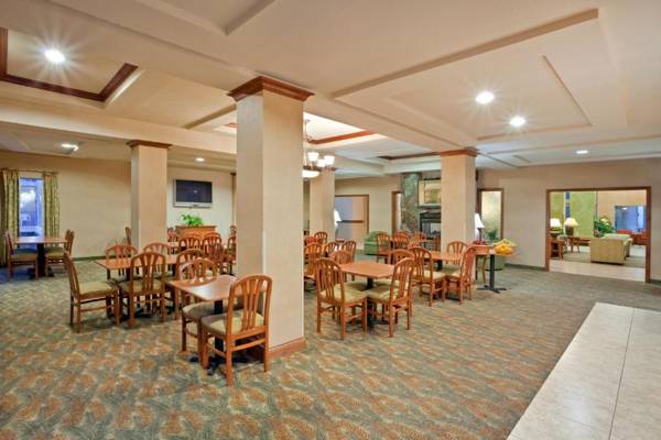 Triple Play Resort Hotel & Suites