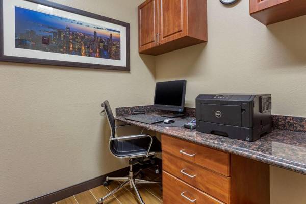 Workspace - Comfort Suites Grayslake near Libertyville North