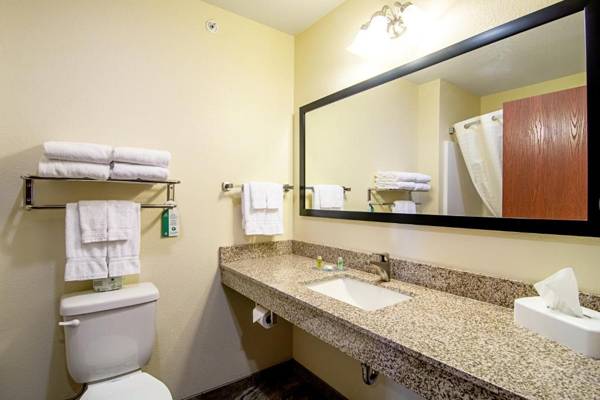 Cobblestone Hotel & Suites - Paxton