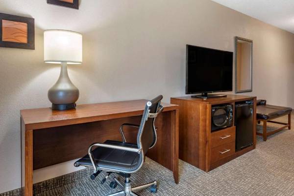 Workspace - Comfort Inn Lawrenceburg