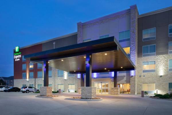 Holiday Inn Express & Suites Great Bend an IHG Hotel