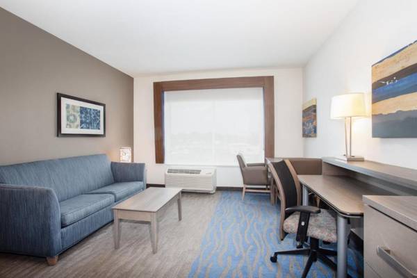 Workspace - Holiday Inn Express & Suites Great Bend an IHG Hotel