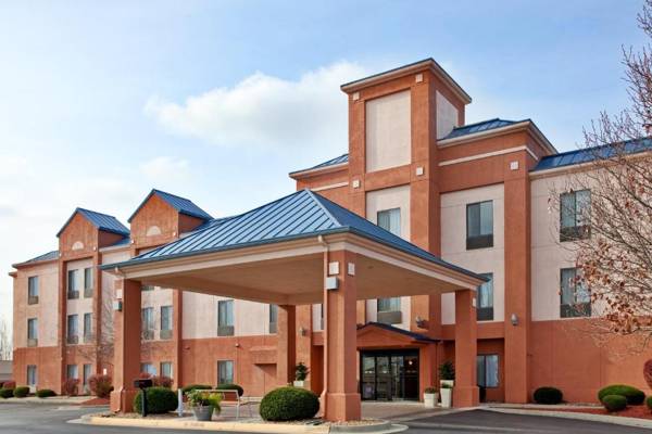 Holiday Inn Express & Suites Lansing-Leavenworth an IHG Hotel