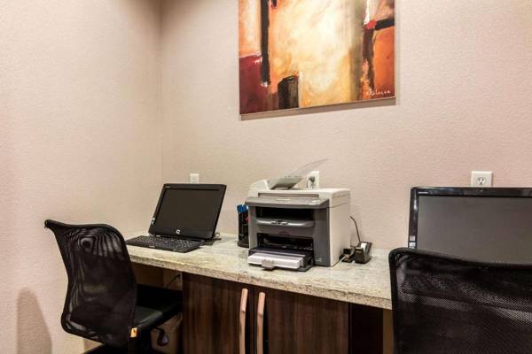 Workspace - Comfort Inn & Suites Mansfield