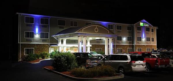 Holiday Inn Express - Ludlow - Chicopee Area an IHG Hotel