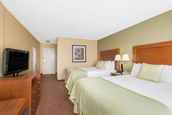 Ramada by Wyndham Ellsworth - Bar Harbor