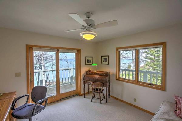 Workspace - Gorgeous Charlevoix Home on Lake Michigan!