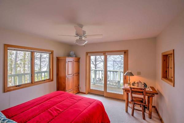 Gorgeous Charlevoix Home on Lake Michigan!