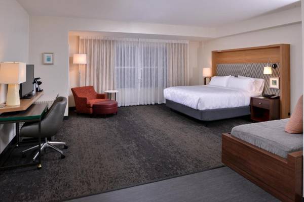 Workspace - Holiday Inn & Suites - Farmington Hills - Detroit NW an IHG Hotel