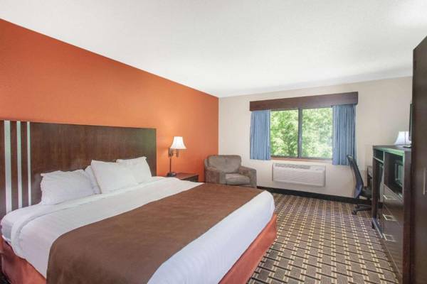 Workspace - AmericInn by Wyndham Cloquet