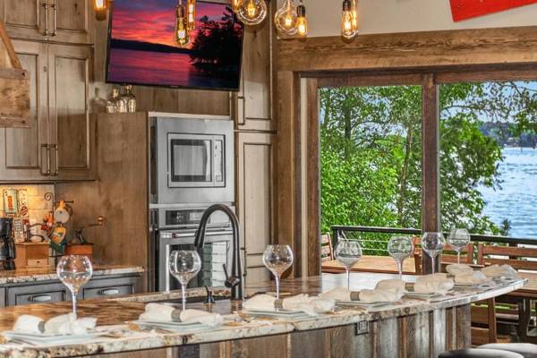 Cross Lake Gold Coast with Rustic Charm and Luxury