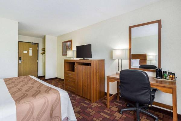 Workspace - Econo Lodge Luverne I-90