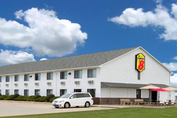 Super 8 by Wyndham Bethany MO