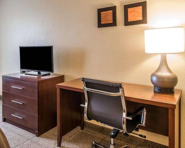 Workspace - Quality Inn & Suites Bethany