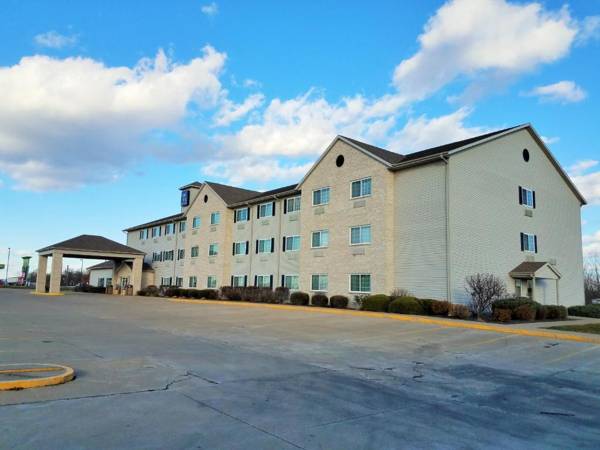 Oak Hill Inn & Suites