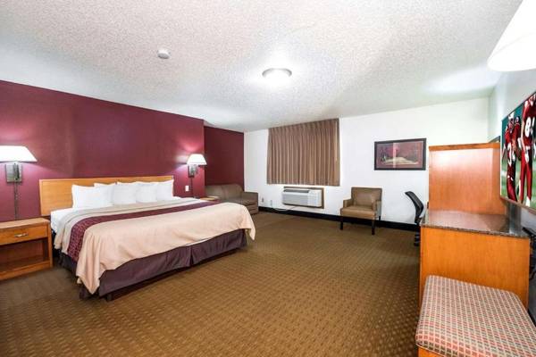 Bearcat Inn and Suites