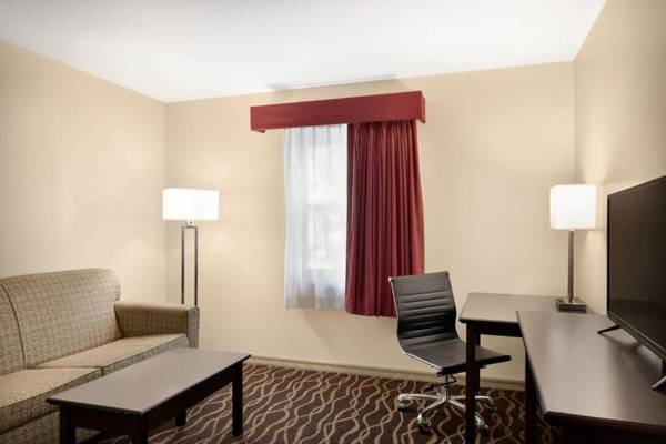 Workspace - Days Inn and Suites by Wyndham Sikeston