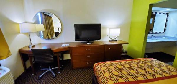 Workspace - Travel Inn and Suites