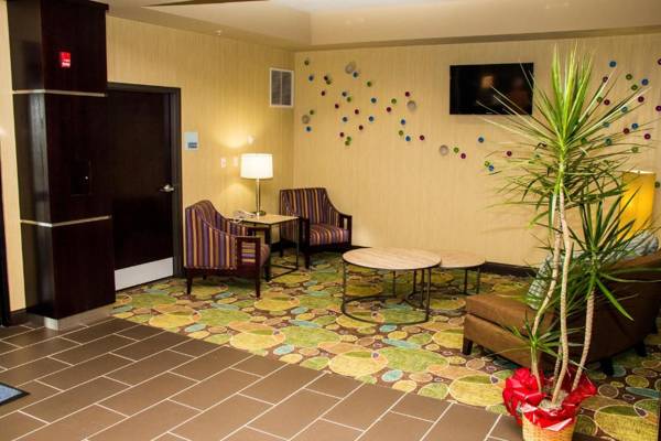 Holiday Inn Express and Suites Sikeston an IHG Hotel